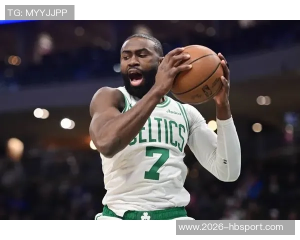 杰伦布朗首节狂砍16分8中7表现惊艳数据全面爆发引发热议