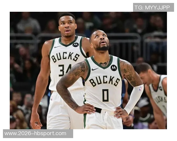 老友重聚利拉德与字母哥兄弟情深热聊共叙昔日辉煌时光 老友重聚利拉德与字母哥兄弟情深热聊共叙昔日辉煌时光